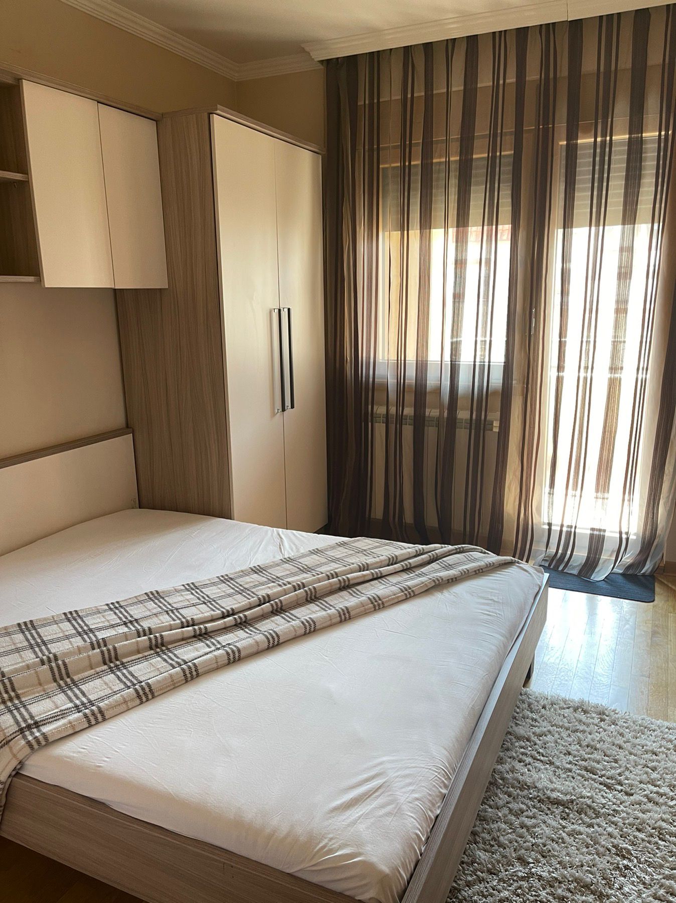 Izdajem potpuno namesten dvosoban stan 55 m2, Zvezdara, Zahumska 