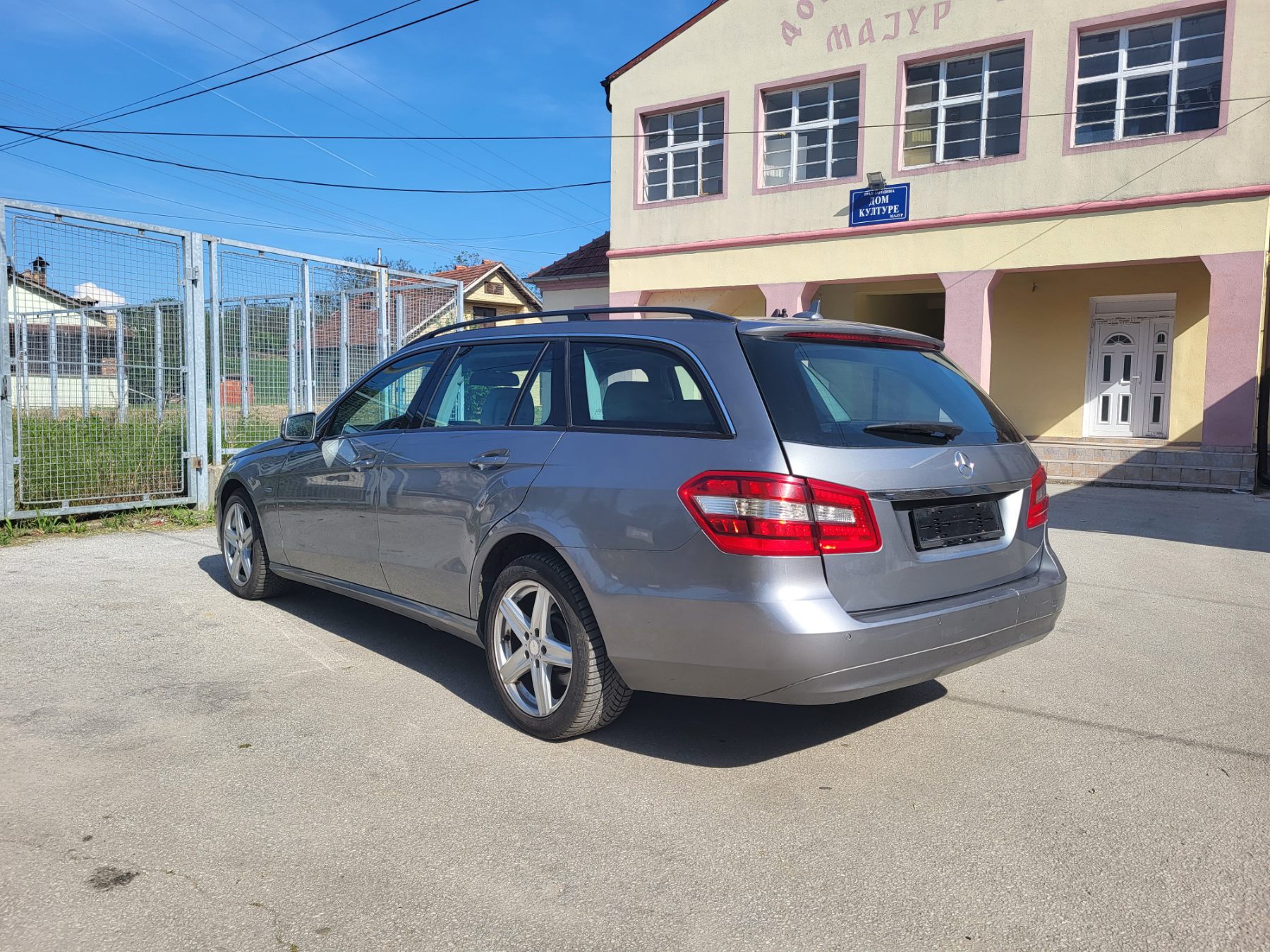 Mercedes Benz E 250 - 2011. godište