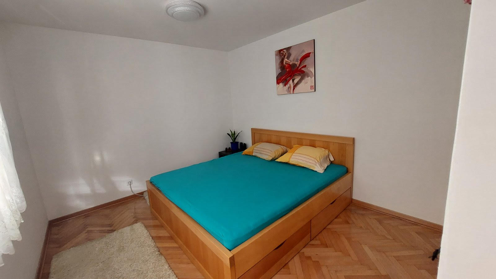 Izdajem namešten trosoban stan u ulici Pere Segedinca na Novom Beogradu